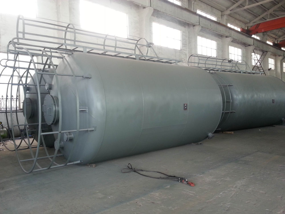 鋼襯塑反應釜的兩大優點: 鋼襯塑反應釜的兩大優點: