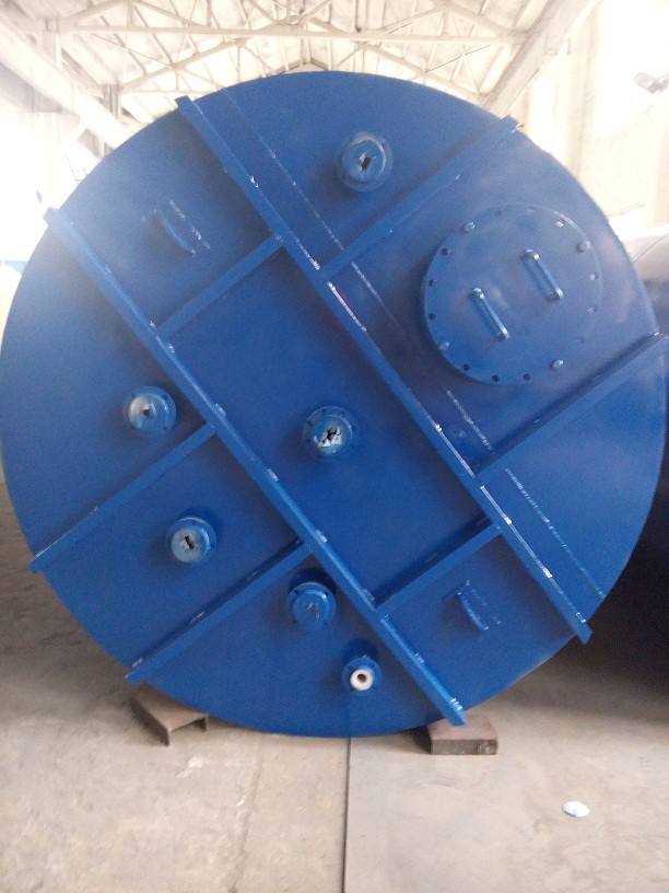 鋼襯塑立式鹽酸儲罐的特點: 鋼襯塑立式鹽酸儲罐的特點: