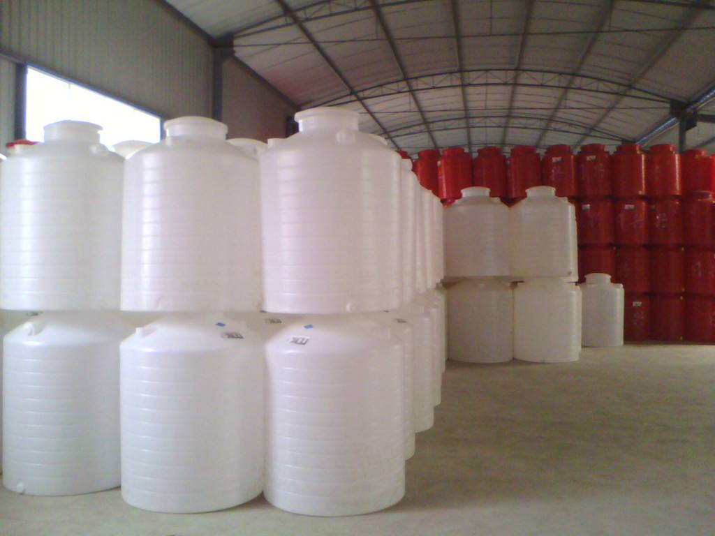 塑料化工儲罐的應(yīng)用領(lǐng)域: 塑料化工儲罐的應(yīng)用領(lǐng)域: